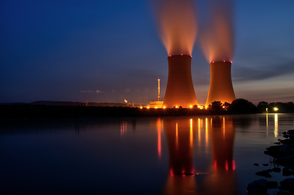 Nuclear Power Science Presentation: Nuclear vs. Solar Power